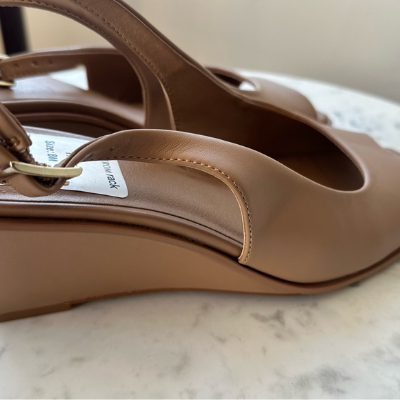 Women Dress Sandal - Picture 2 of 9